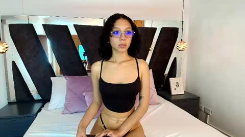 Snapshot of abril_lee__ chatting on January 29, 7:53 pm  Abril  online show from January 29, 7:53 pm