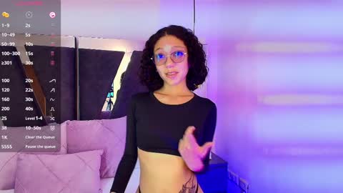 Snapshot of abril_lee__ chatting on February 17, 7:53 pm  Abril  online show from February 17, 7:53 pm