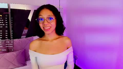 Snapshot of abril_lee__ chatting on March 3, 8:00 pm  Abril  online show from March 3, 8:00 pm
