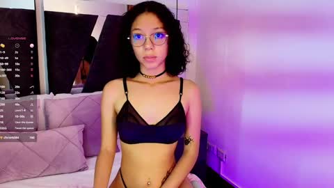 Snapshot of abril_lee__ chatting on March 10, 8:01 pm  Abril  online show from March 10, 8:01 pm