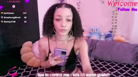 Snapshot of abruisedpeach chatting on November 8, 12:33 am Peach online show from November 8, 12:33 am