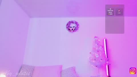 Snapshot of aby_whitee chatting on December 16, 9:35 am Aby online show from December 16, 9:35 am