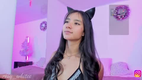 Snapshot of aby_whitee chatting on December 17, 3:39 am Aby online show from December 17, 3:39 am