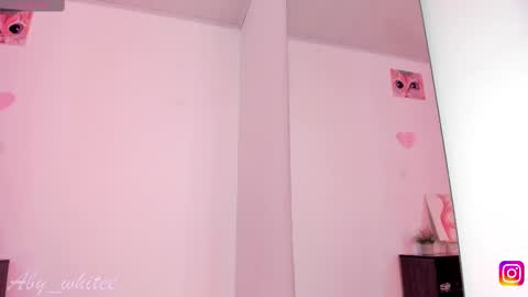 Snapshot of aby_whitee chatting on September 17, 1:02 pm Aby online show from September 17, 1:02 pm