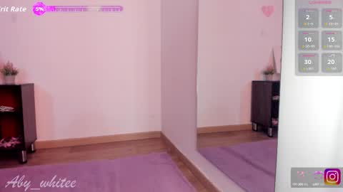 Snapshot of aby_whitee chatting on September 26, 12:31 pm Aby online show from September 26, 12:31 pm