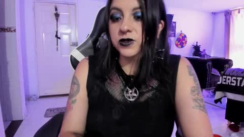 Snapshot of acid_alice666 chatting on September 24, 5:16 pm Alice online show from September 24, 5:16 pm