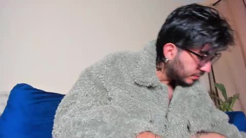 R. online show from January 10, 9:44 am