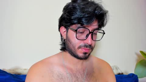 R. online show from February 5, 1:44 pm