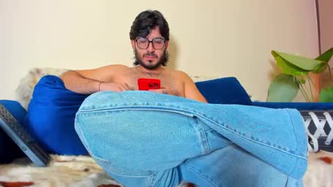 R. online show from February 5, 6:59 pm