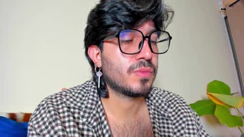 R. online show from February 11, 1:41 pm