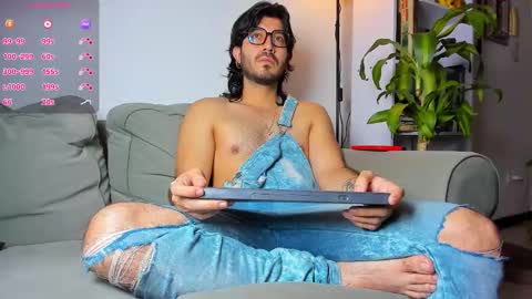 Snapshot of ackerman_eren_ chatting on November 24, 10:37 am R. online show from November 24, 10:37 am