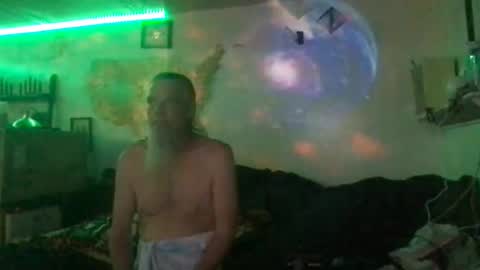 Snapshot of acousticcanyon chatting on December 17, 8:53 am TittyBopBeatrice online show from December 17, 8:53 am