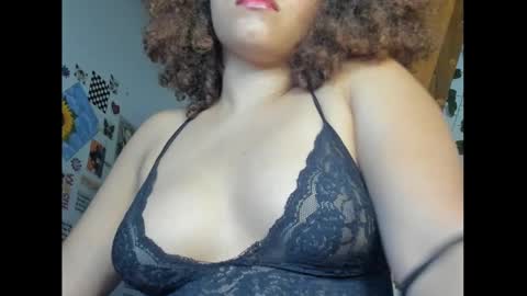 Snapshot of ada_gales_ chatting on February 9, 2:28 am Isa online show from February 9, 2:28 am