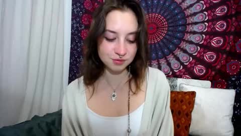 Adalyn online show from November 18, 7:29 pm