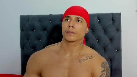 Snapshot of adam_boss chatting on February 6, 7:13 am adam boss online show from February 6, 7:13 am