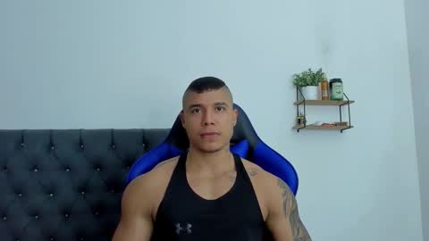 Snapshot of adam_boss chatting on October 21, 9:15 pm adam boss online show from October 21, 9:15 pm