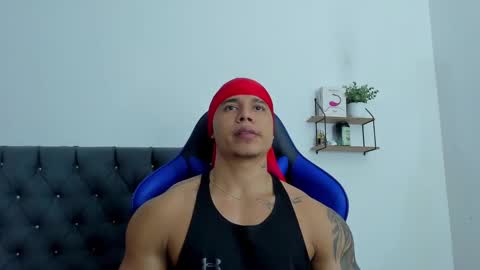 Snapshot of adam_boss chatting on October 31, 6:47 am adam boss online show from October 31, 6:47 am