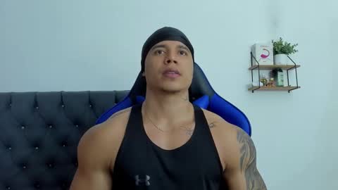 Snapshot of adam_boss chatting on November 24, 9:25 pm adam boss online show from November 24, 9:25 pm