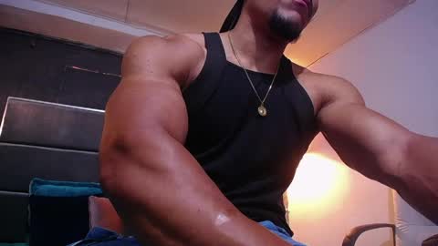 adam_fit19cm online show from March 30, 2:07 pm