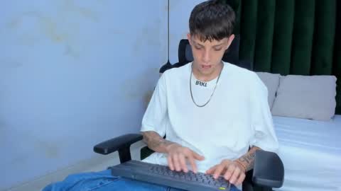 Snapshot of adam_hard_ chatting on December 5, 7:38 pm Adam online show from December 5, 7:38 pm