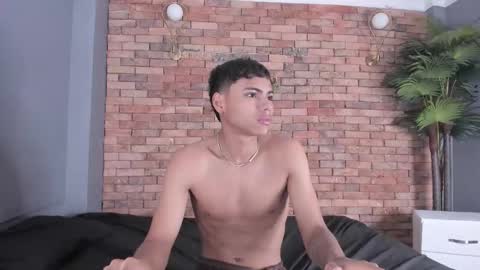 Snapshot of adam_piarse chatting on November 20, 9:31 am adam_piarse online show from November 20, 9:31 am