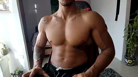 Snapshot of adam_valencia chatting on November 17, 8:47 pm Adam Valencia online show from November 17, 8:47 pm