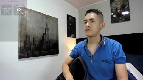 adam_walker_1 online show from March 23, 1:37 pm