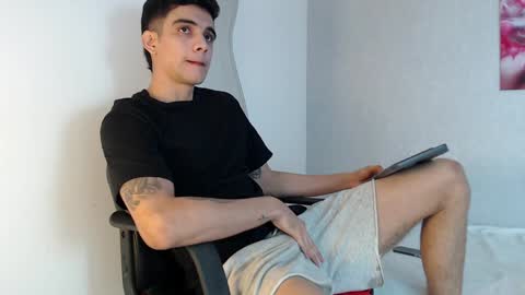 Snapshot of adama_soa chatting on February 1, 6:21 am Hello guys excuse my absence I will be absent for several days for health reasons I hope you understand thank you very much. online show from February 1, 6:21 am