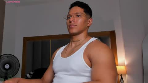 adambrocs1 online show from March 1, 10:13 am