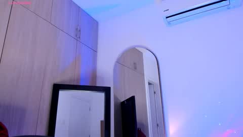 adambrocs1 online show from November 25, 6:02 am