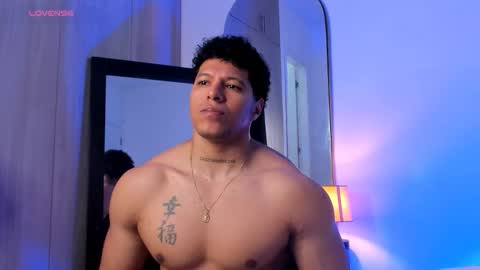 adambrocs1 online show from March 1, 3:03 pm