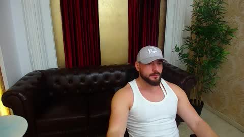 Snapshot of adamjameson chatting on December 2, 5:46 am AdamJameson online show from December 2, 5:46 am