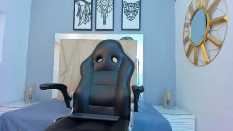 Snapshot of adams_bobby chatting on November 17, 11:27 am Adams Bobby online show from November 17, 11:27 am