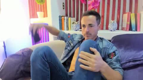 Im Adams Sanz online show from February 3, 11:43 pm