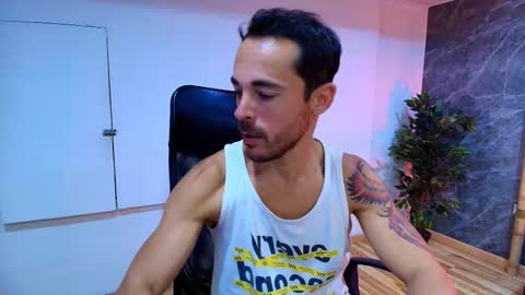 Im Adams Sanz online show from March 4, 8:04 pm