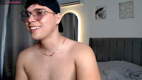 Snapshot of adan___tyler chatting on October 20, 9:59 pm adan___tyler online show from October 20, 9:59 pm
