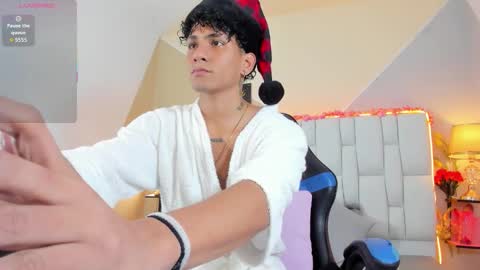 Snapshot of adan_oriol chatting on December 3, 4:09 am Adan Oriol online show from December 3, 4:09 am