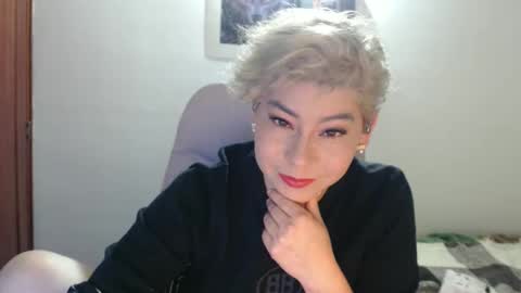 Snapshot of adan_romanoff chatting on November 4, 6:01 am adan_romanoff online show from November 4, 6:01 am