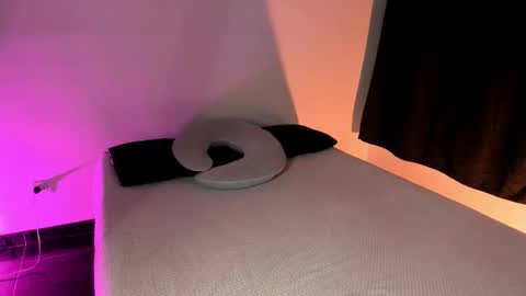 Snapshot of adara_evanss chatting on December 2, 11:45 pm Adara online show from December 2, 11:45 pm