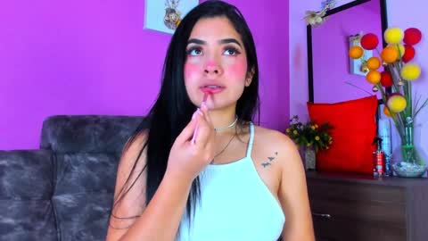 Snapshot of adara_johnson_ chatting on January 15, 11:32 am Adara Johnson online show from January 15, 11:32 am