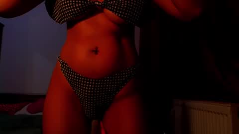 Snapshot of addicted2uts chatting on December 14, 12:22 am amy online show from December 14, 12:22 am