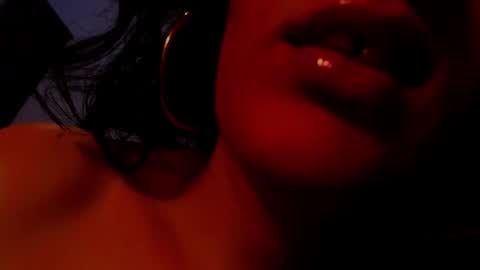 Snapshot of addicted2uts chatting on January 22, 9:43 pm amy online show from January 22, 9:43 pm