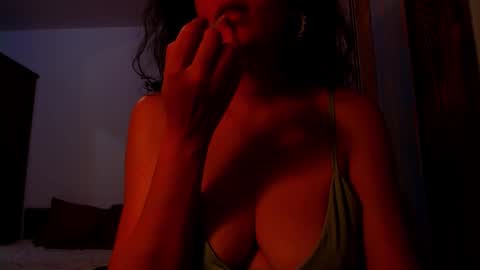 Snapshot of addicted2uts chatting on October 16, 1:45 pm amy online show from October 16, 1:45 pm