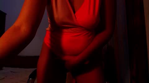 Snapshot of addicted2uts chatting on October 17, 11:18 pm amy online show from October 17, 11:18 pm