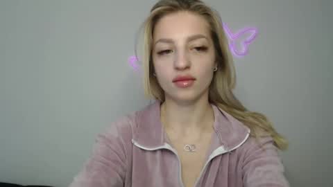 Snapshot of addie_collins chatting on December 12, 9:08 am Kristina online show from December 12, 9:08 am