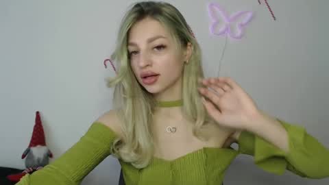 Snapshot of addie_collins chatting on December 20, 10:05 am Kristina online show from December 20, 10:05 am