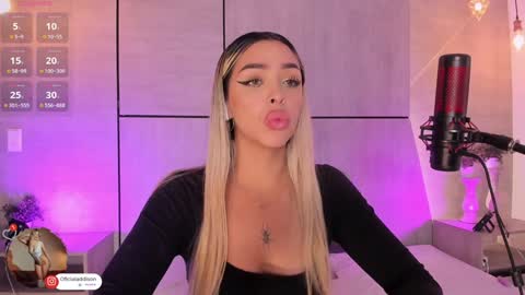 Snapshot of addison_baker chatting on January 12, 5:44 pm A D D I S O N online show from January 12, 5:44 pm