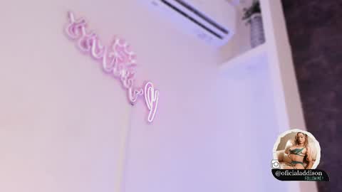 Snapshot of addison_baker chatting on February 19, 10:53 pm A D D I S O N online show from February 19, 10:53 pm