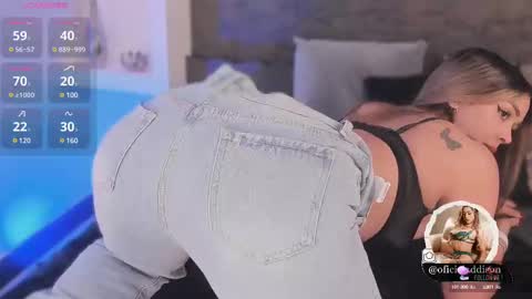 Snapshot of addison_baker chatting on February 21, 7:43 pm A D D I S O N online show from February 21, 7:43 pm