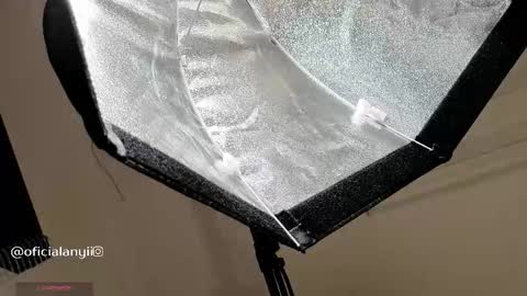 Snapshot of addison_baker chatting on October 29, 2:14 am A D D I S O N online show from October 29, 2:14 am